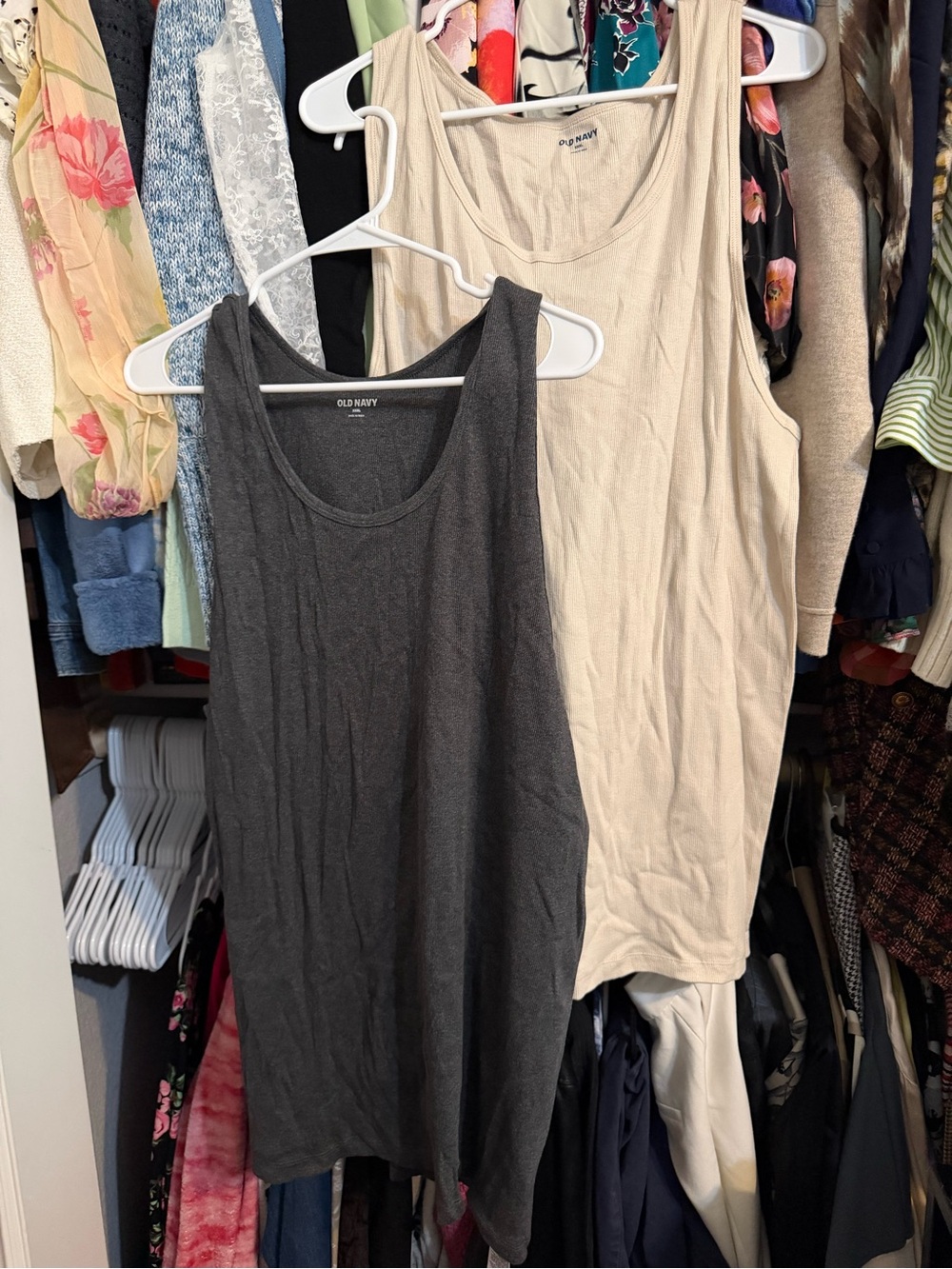 Old Navy Women's Tank Tops set Charcoal Gray & Cream 3x